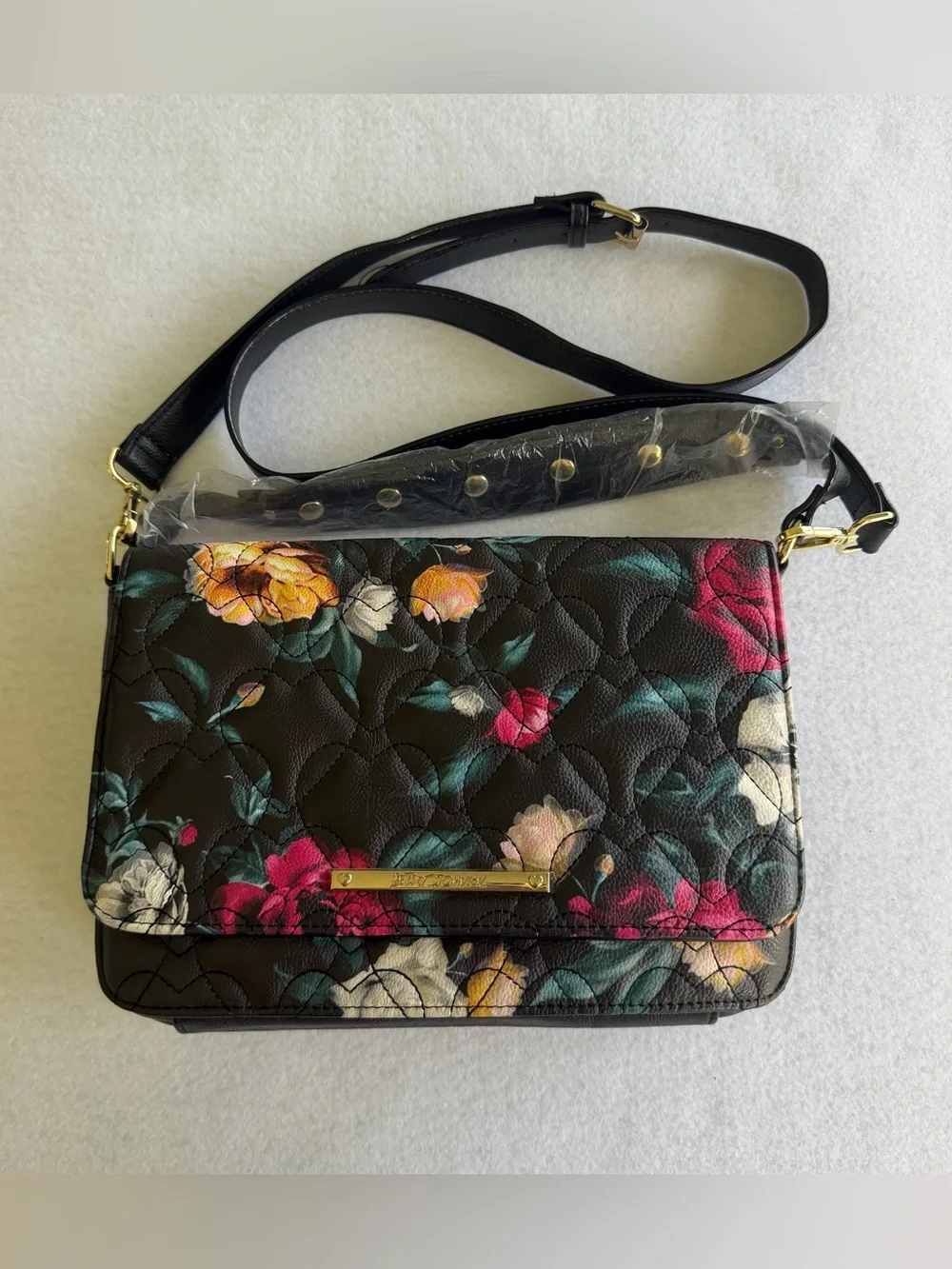 NWOT Betsey Johnson Black Floral Quilted Heart Crossbody Bag w/Studded Strap